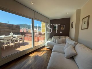Pis  Carrer de roma. Elegante ático con terraza con vistas al tibidabo