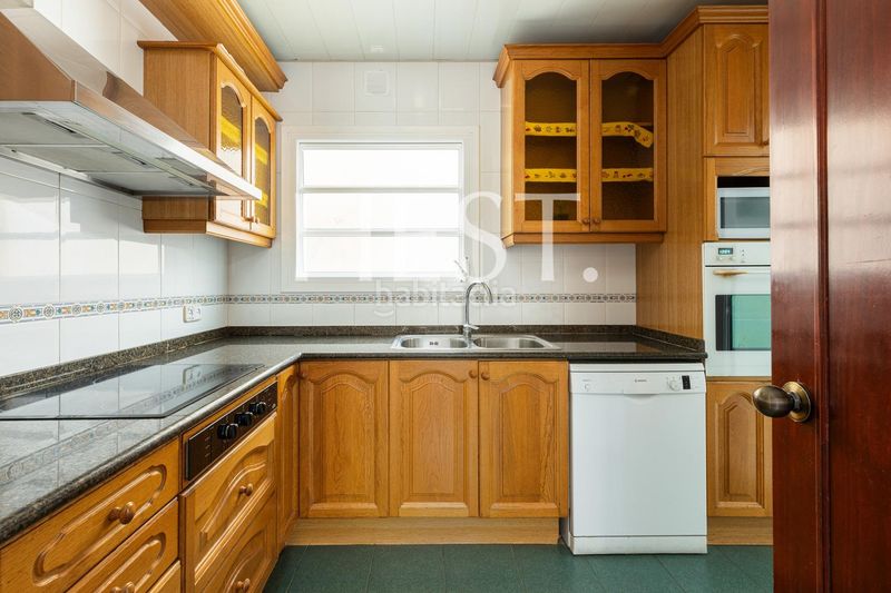 Foto 9f688a6f-f285-4842-9492-9addb9bd3264. Flat with heating parking in Sant Antoni Barcelona