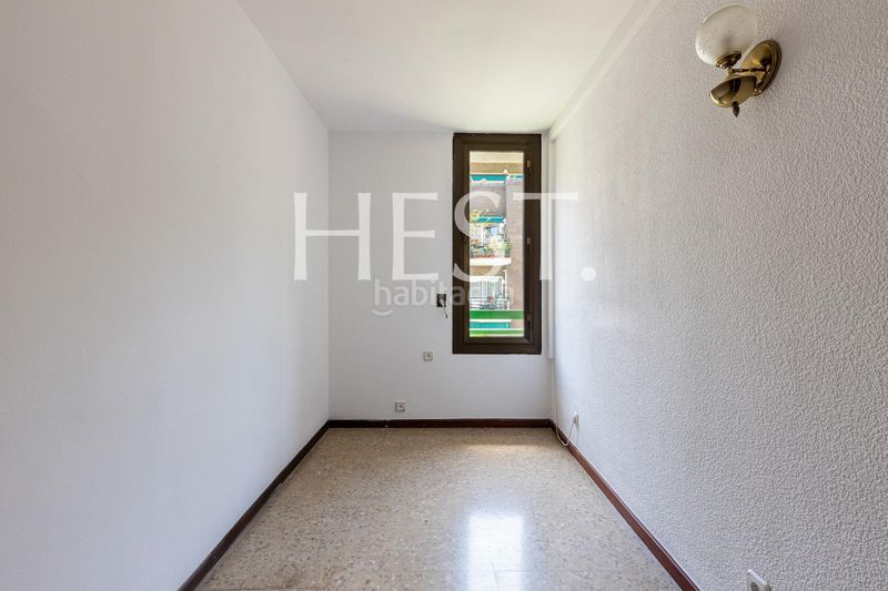 Foto ca616a23-2f16-45a0-880a-7293cba15e6a. Piso en Sant Antoni Barcelona