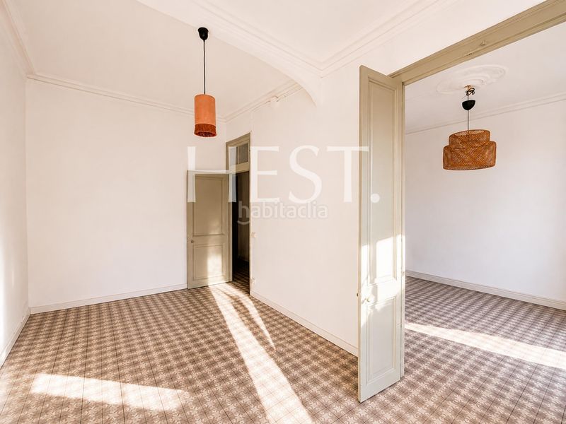 Foto 3a99626d-fa8e-4fab-adb7-b5bd22954496. Pis a Sant Antoni Barcelona