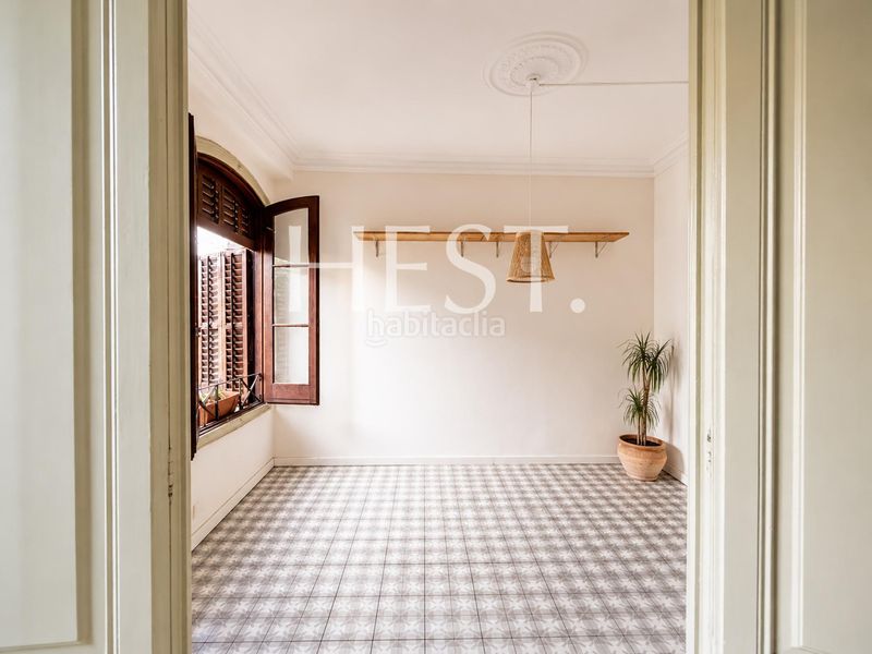 Foto 765e1868-7b1b-4aff-9ad4-a8c2f695ea5b. Pis a Sant Antoni Barcelona