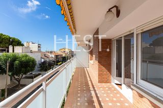 Etagenwohnung  Carrer de santa coloma. Piso en vilassar de mar