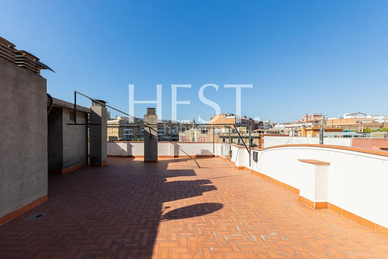 Foto 452b5f15-0c15-4a2e-a26f-3d6920a4300b. Pis amb calefacció a Sant Antoni Barcelona