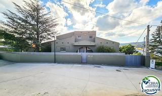 Maison à Calle rosselló 8. Casa de alto standing en la jonquera lujo entre montañas con pis