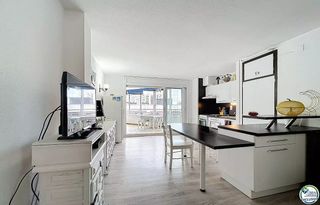 Appartement à Carrer de pedro calderon de la barca 6. Apartamento reformado a un paso del mar en roses