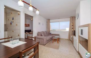 Appartement à Calle delta muga 6. Apartamento idealmente situado en primera línea de mar