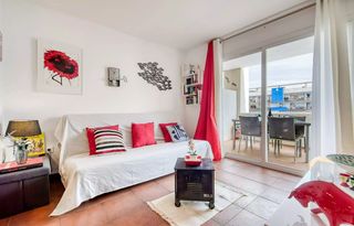 Apartamento en Carrer port joan 2. Acogedor apartamento con piscina comunitaria y terraza en entorn