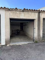 Parking voiture à Moxó - Sant Mori. Garaje cerrado en venta en el centro de empuriabrava, idealmente