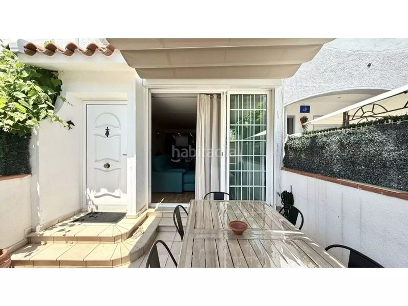 Foto eed0cfcc-82f8-4755-bcee-7ebf8b79efc3. Casa a Montgrí Empuriabrava