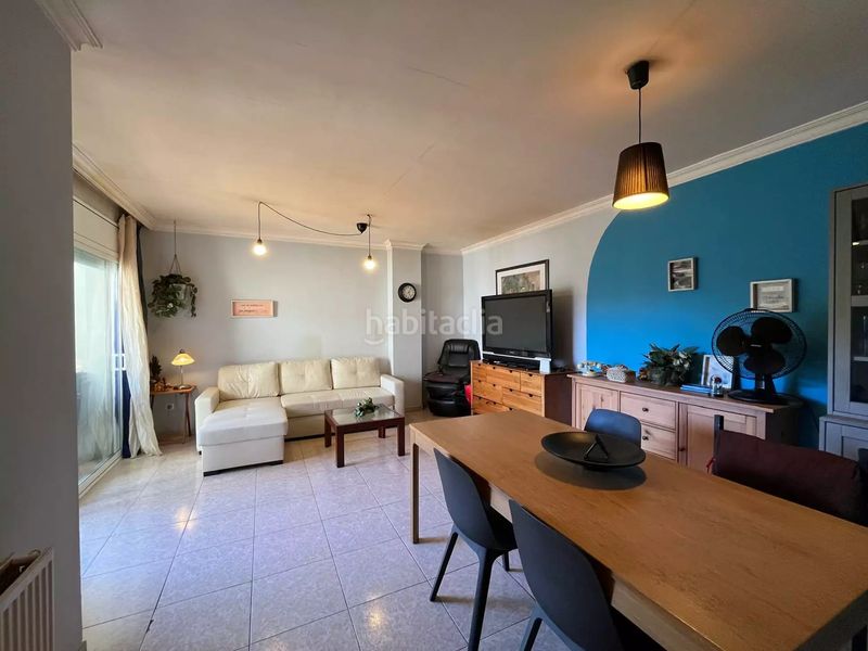 Foto 6a790bb6-0bed-46d0-9335-65952816790a. Apartament amb calefacció a Eixample-Horta Capallera Figueres