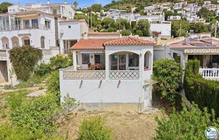 Casa a Carrer albacete 11. Villa independiente con vistas al mar, licencia tur�stica y un j