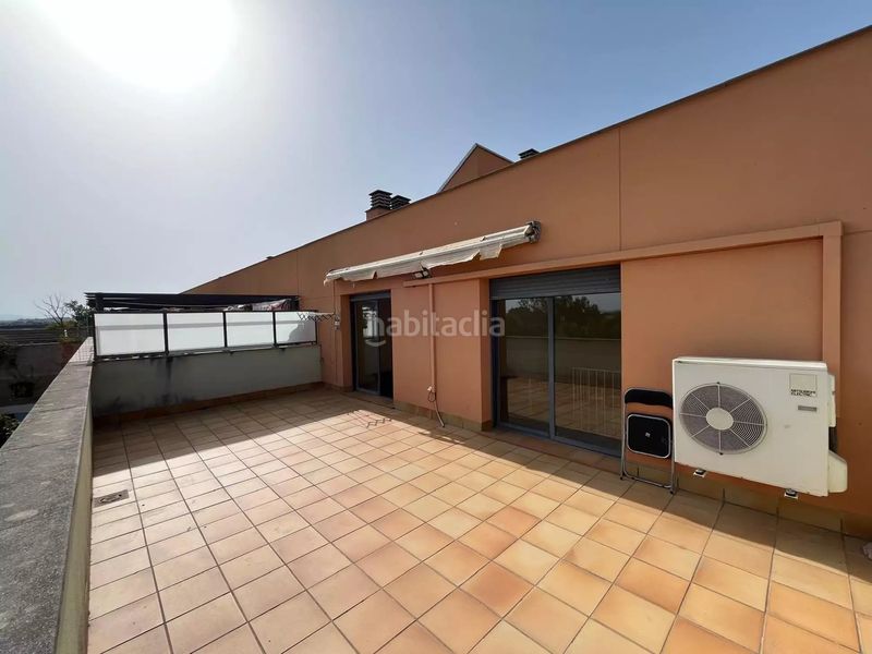 Foto f33893af-222e-4698-a530-0b11639368a2. Dúplex amb piscina a Vilatenim Figueres