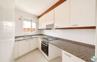 Appartement  Carrer sant antoni 25. Piso de 2 habitaciones con 3 terrazas  79 m