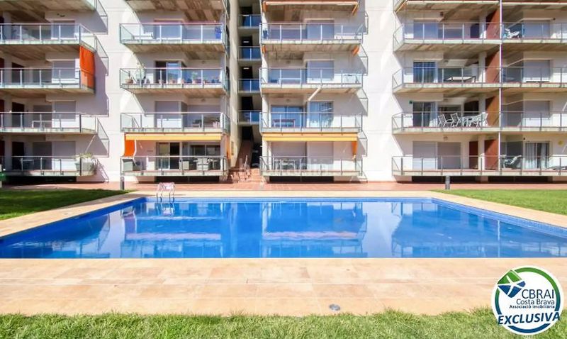 Foto 01f11734-ae53-48f0-92e1-dc43f4c9a5b5. Apartament amb calefacció aparcament a Santa Margarida Roses