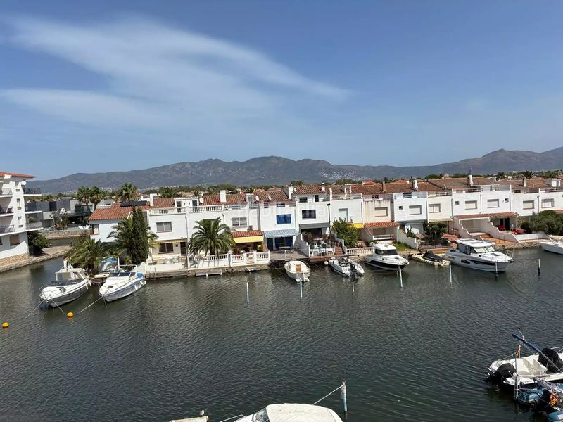 Foto 3dcb34a8-ce5e-4820-b79e-60a22fd446a1. Apartament a Moxó - Sant Mori Empuriabrava
