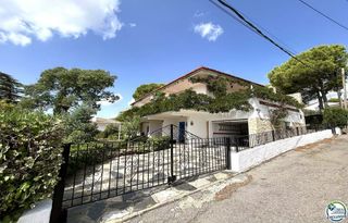Casa a Carrer pompeu fabra 29. Casa en llançà con licencia turística, vistas al mar y a pocos m
