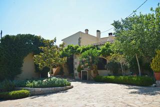 Casa a Sant Hilari Sacalm. En venta masia del siglo xvii en estilo catalan en la zona del b