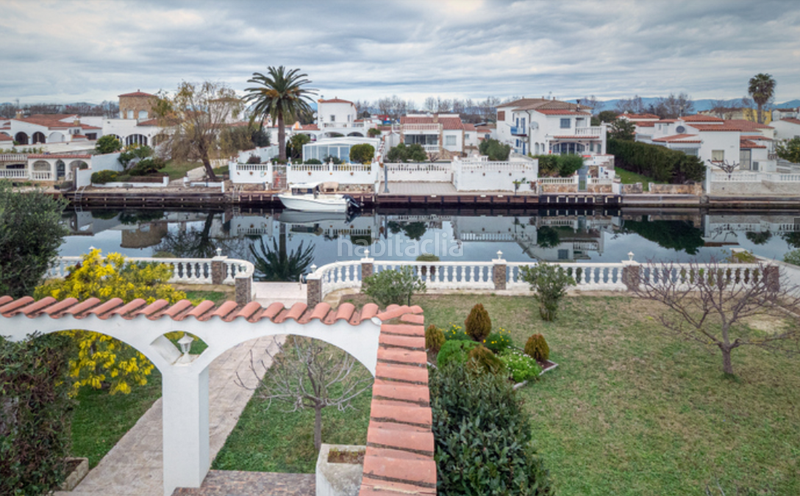 Foto d804aa3d-8f8e-4ef3-a08f-a2d14b37214e. House with heating parking pool in Tordera - Fluvià - Llobregat Empuriabrava