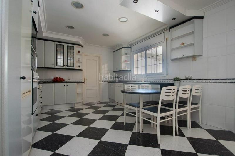 Foto c83d3a98-509a-4209-b54f-0b468958fbbf. House with heating pool in Nord Roses