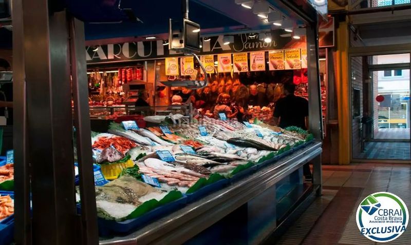 Foto 3dbf942a-e709-4a62-a36b-f2bae9002415. Local comercial en calle doctor ferran 30 local en Roses