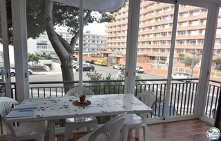 Apartament a Avenida de la platja 23. Apartamento situado a santa margarita roses 250 metros de la pla