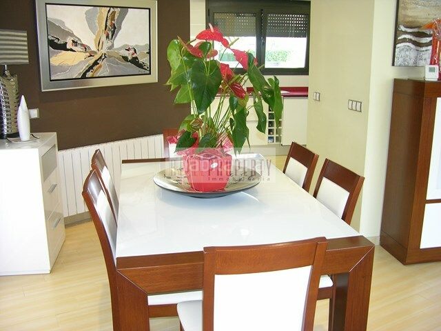Foto 5eecccdd-5ac2-47da-8068-d4917d111bb6. Casa amb calefacció aparcament piscina a Cap Ras - Creus - Falconera Empuriabrava