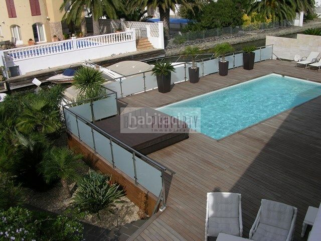 Foto e55db385-12e4-41ee-ad06-d7a633021394. Casa amb calefacció aparcament piscina a Cap Ras - Creus - Falconera Empuriabrava