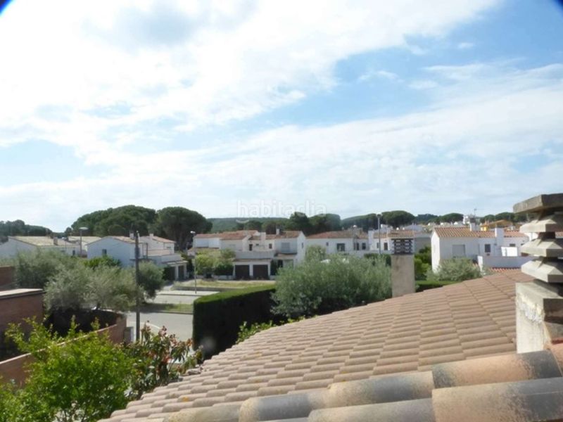 Foto 49970418-052a-4795-b218-1b7bd2341821. Casa amb calefacció piscina a Eixample Residencial Escala (L´)