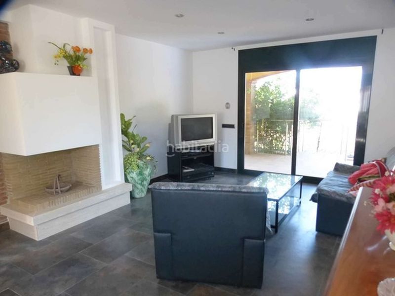 Foto 6ee59e11-5653-4464-9f66-6b91bf8a3e49. Casa amb calefacció piscina a Eixample Residencial Escala (L´)