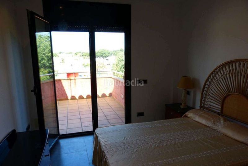 Foto e46f7322-762e-4d59-973e-8e42ed228a1e. Casa amb calefacció piscina a Eixample Residencial Escala (L´)