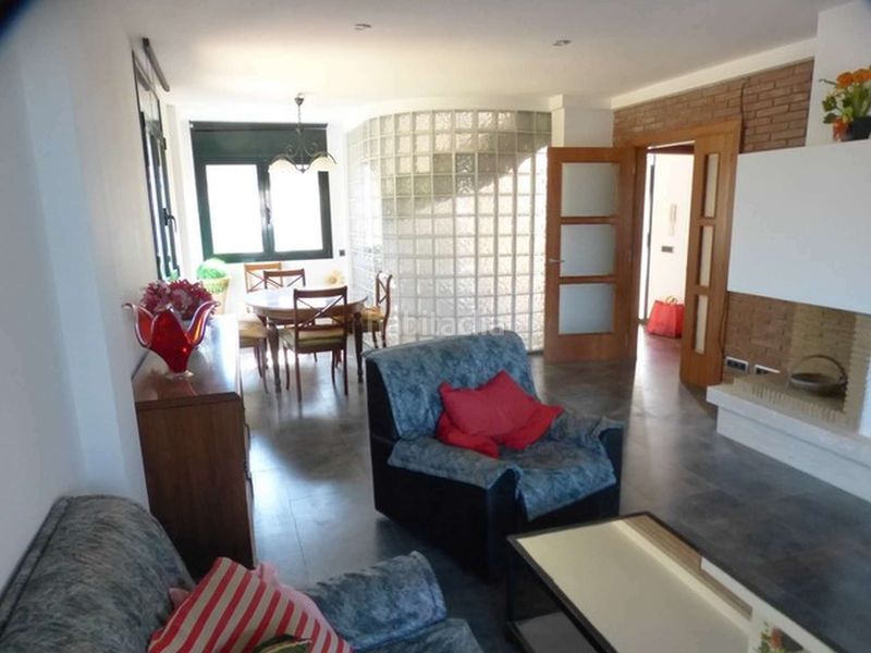 Foto e5ce7204-736a-42db-8ac4-33c7b21644ea. Casa amb calefacció piscina a Eixample Residencial Escala (L´)