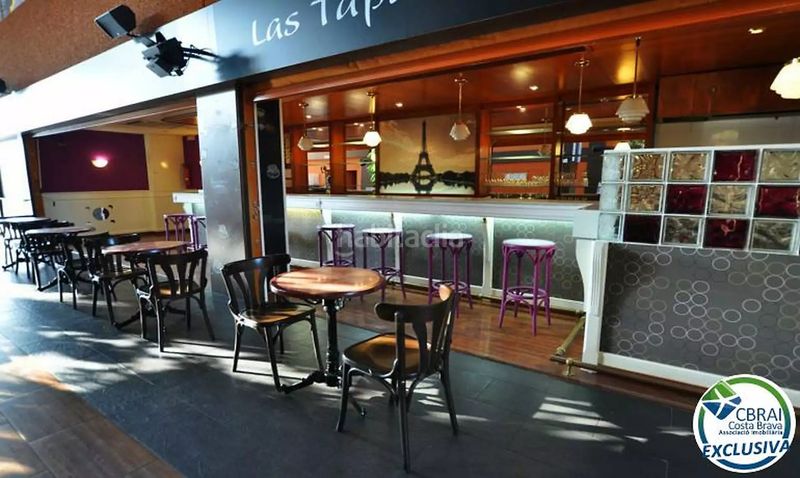 Foto b8215eee-a74f-40e2-944c-a39e88882597. Local comercial a calle nou 192 a Carretera de Roses-Fossos Figueres