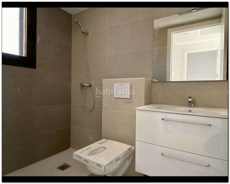Foto 725febfd-67c0-40d5-bd93-e5fbb84eaac3. Casa amb aparcament piscina a Requesens Empuriabrava