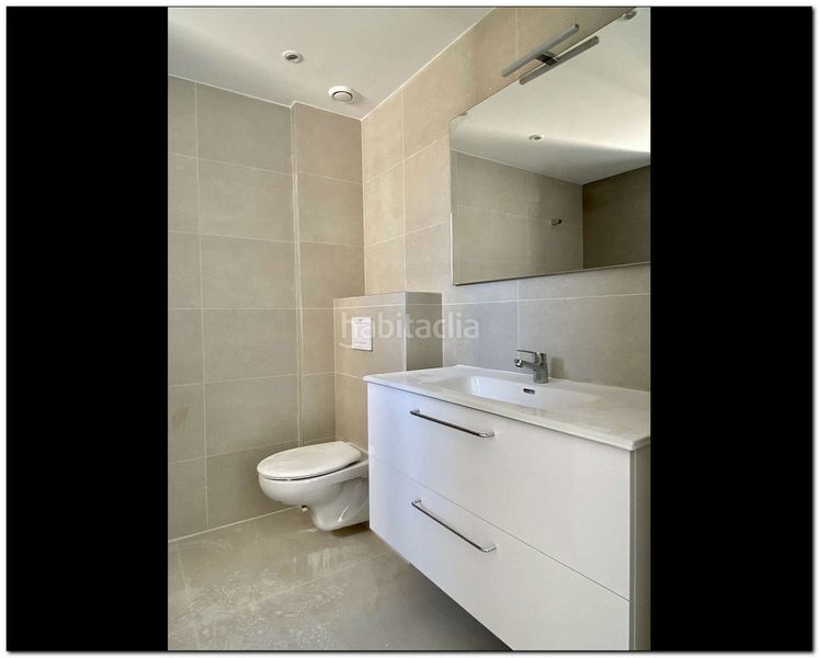 Foto fce9398e-e62a-48d7-95a1-17cbd03d2e49. Casa amb aparcament piscina a Requesens Empuriabrava
