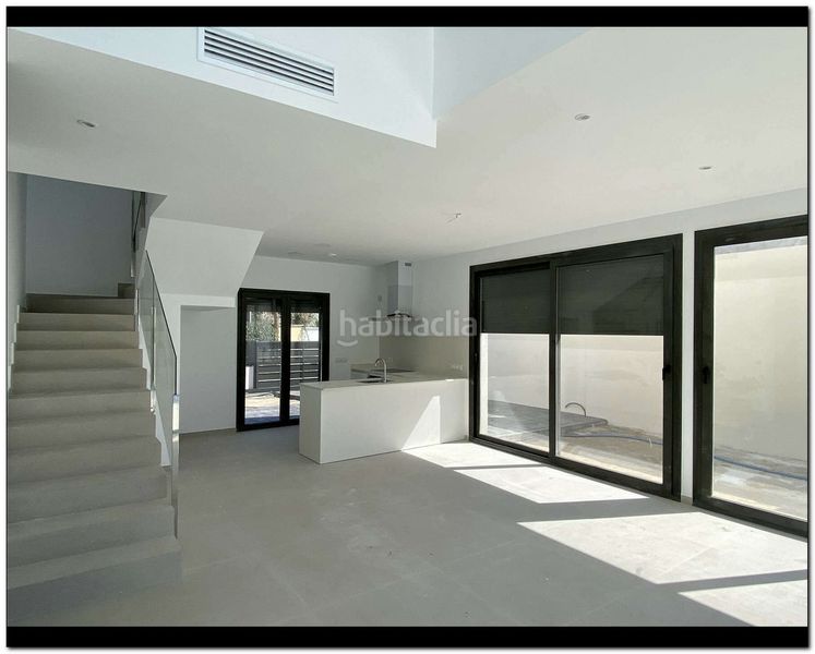 Foto 2ed80213-da23-49aa-8d64-d7b7afd111ec. Casa amb aparcament piscina a Requesens Empuriabrava