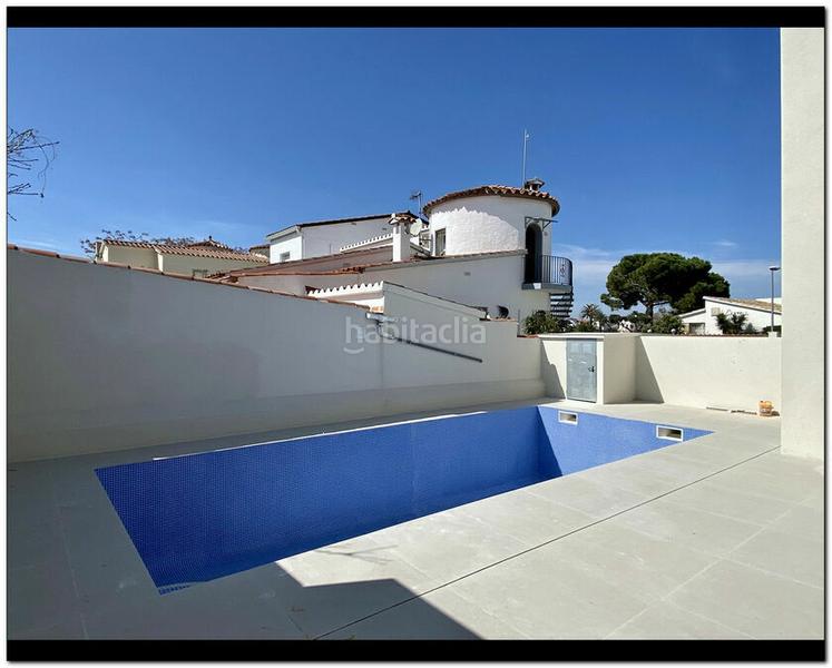 Foto 7f1469b7-9c1e-4e89-a8ed-6c5f398f54d4. Casa con parcheggio piscina in Requesens Empuriabrava