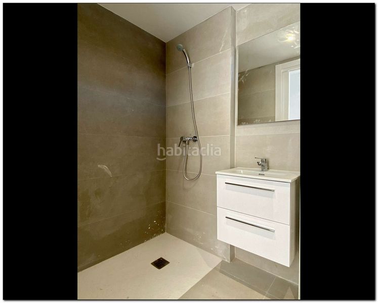 Foto 83e36a7a-fd88-4804-8acb-9f28a720ee3d. Casa amb aparcament piscina a Requesens Empuriabrava