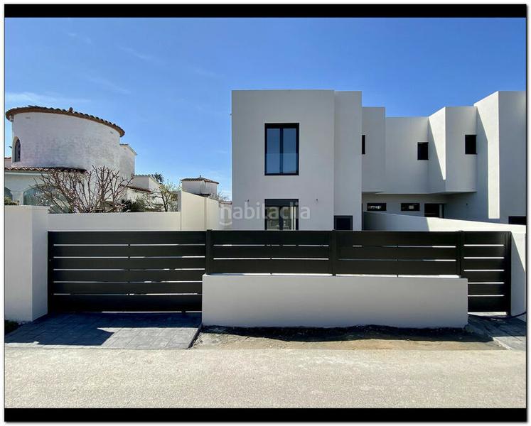 Foto b7da2bb1-396f-4264-b8b2-b40538a274e4. Casa con parcheggio piscina in Requesens Empuriabrava