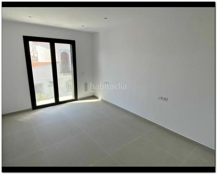 Foto d371f760-b691-4d67-8359-c0fa866fd03b. Casa con parcheggio piscina in Requesens Empuriabrava