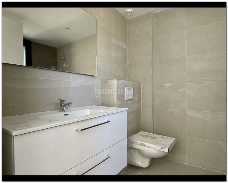 Foto f2bf261c-2602-438c-a102-ecc83079ea30. Casa amb aparcament piscina a Requesens Empuriabrava