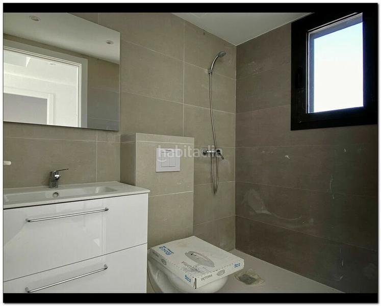 Foto fe186836-a452-4b19-938b-bdb50293c1a4. Casa con parcheggio piscina in Requesens Empuriabrava