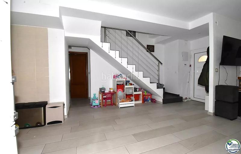 Foto 2ab57abf-6724-43fa-affd-76464ec8a3e4. Casa con riscaldamento parcheggio piscina in Puigmal - Mas Nou Empuriabrava