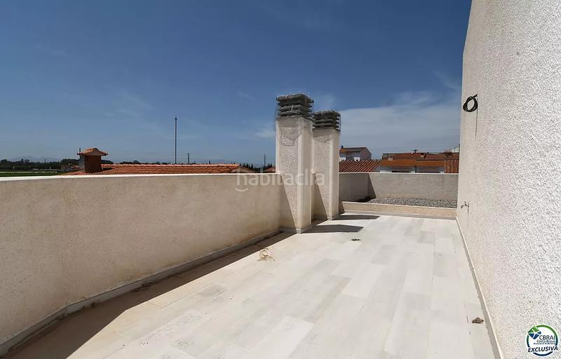 Foto e893bc74-8ff9-4276-aa99-f9b63f9dc3af. Casa con riscaldamento parcheggio piscina in Puigmal - Mas Nou Empuriabrava