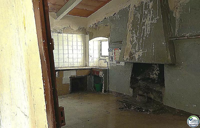 Foto ee5da951-303d-481d-b454-0b0a0110c421. Casa a carrer sol 11 a Sant Climent Sescebes