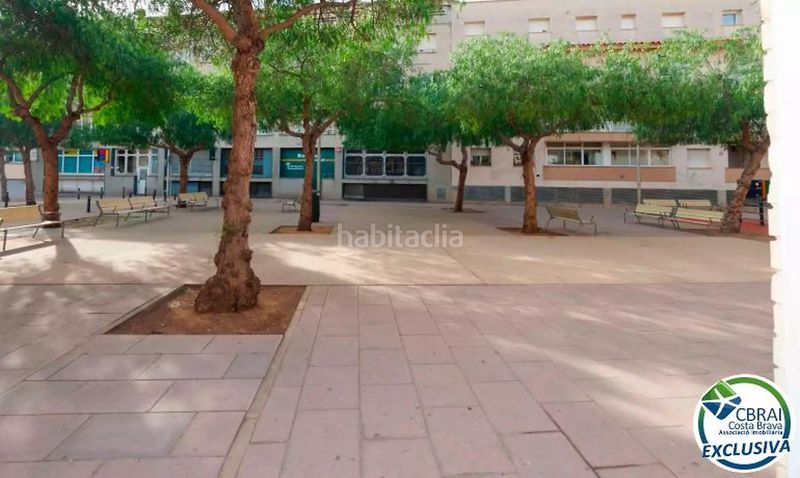 Foto 121638a5-a09f-46f1-8c5c-e61161aad441. Local comercial a calle puig rom 106 a Centre Roses