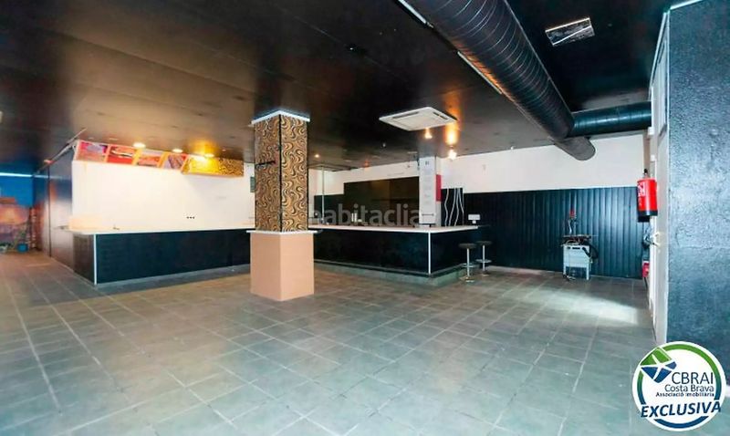 Foto 4625baac-1e68-4d00-b7c3-b6e744296f0d. Local comercial a calle puig rom 106 a Centre Roses