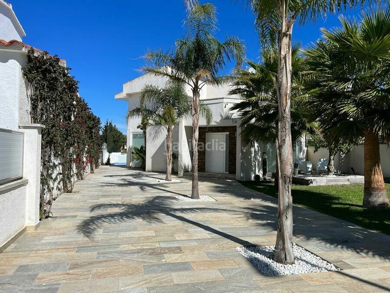 Foto 0f8d30ef-c2e5-4304-bcb8-8627d2716613. Casa amb aparcament piscina a Cap Ras - Creus - Falconera Empuriabrava