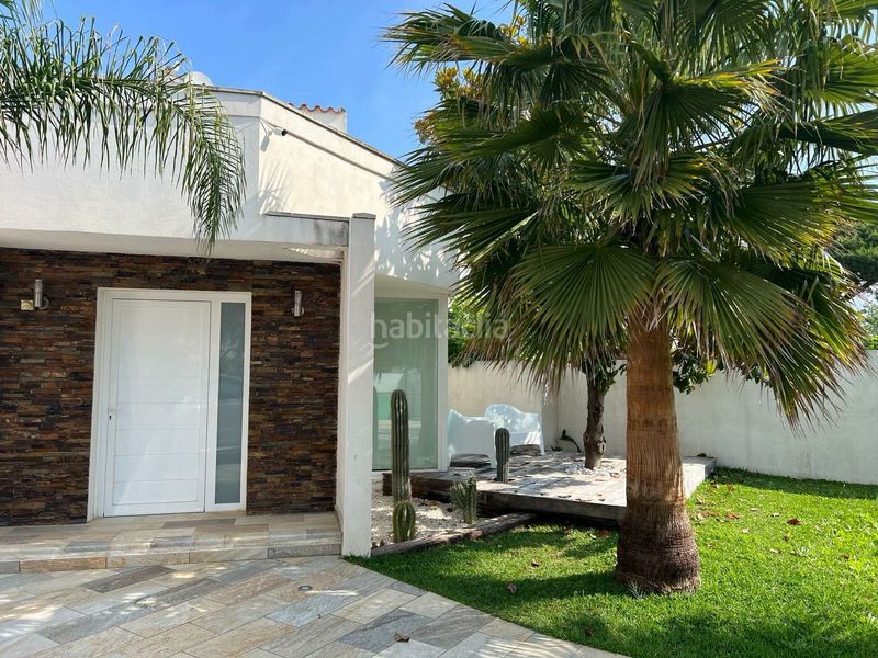 Foto 19317b9c-f893-4337-b970-b1e152b2d060. Casa amb aparcament piscina a Cap Ras - Creus - Falconera Empuriabrava