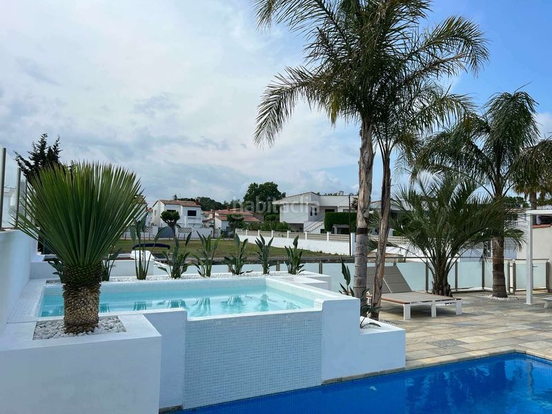 Foto 33b991a3-19ff-459a-8716-fad5c2f86149. Casa amb aparcament piscina a Cap Ras - Creus - Falconera Empuriabrava