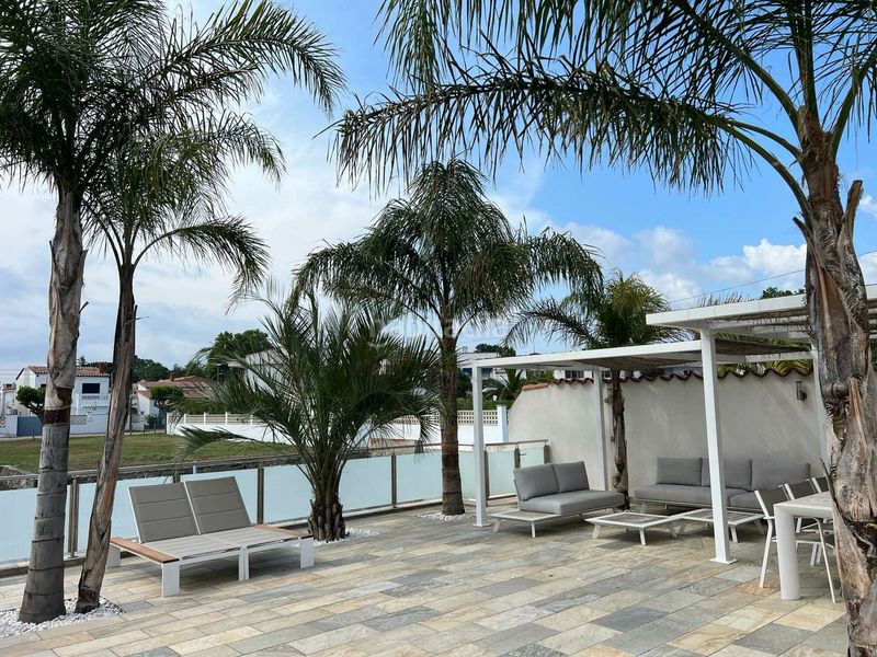 Foto 55cfc170-791c-49fa-a1ed-b4c939288ef0. Casa amb aparcament piscina a Cap Ras - Creus - Falconera Empuriabrava